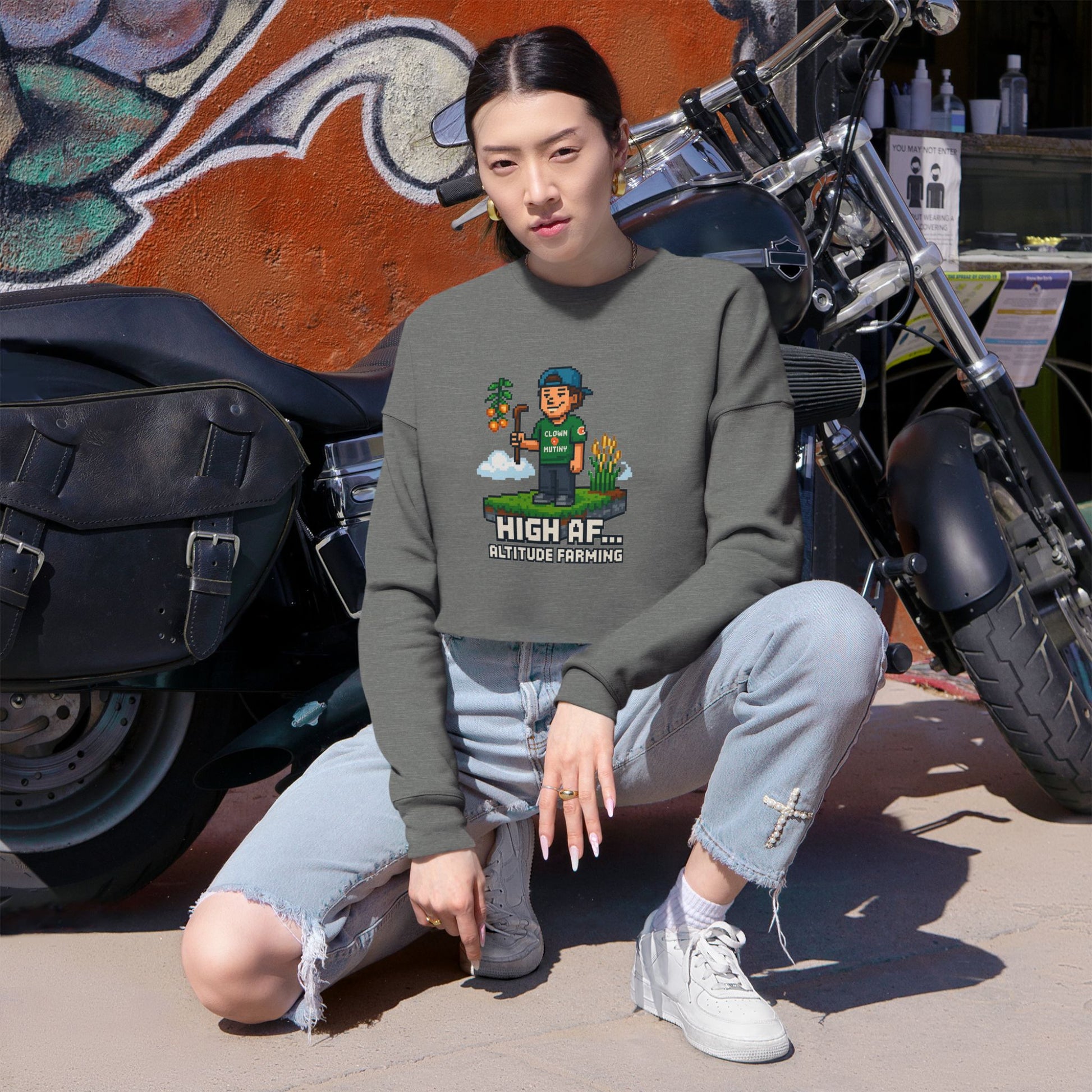 High AF Altitude Farming Women's Cropped Sweatshirt - Trendy Casual Wear for Eco-Conscious Lifestyle